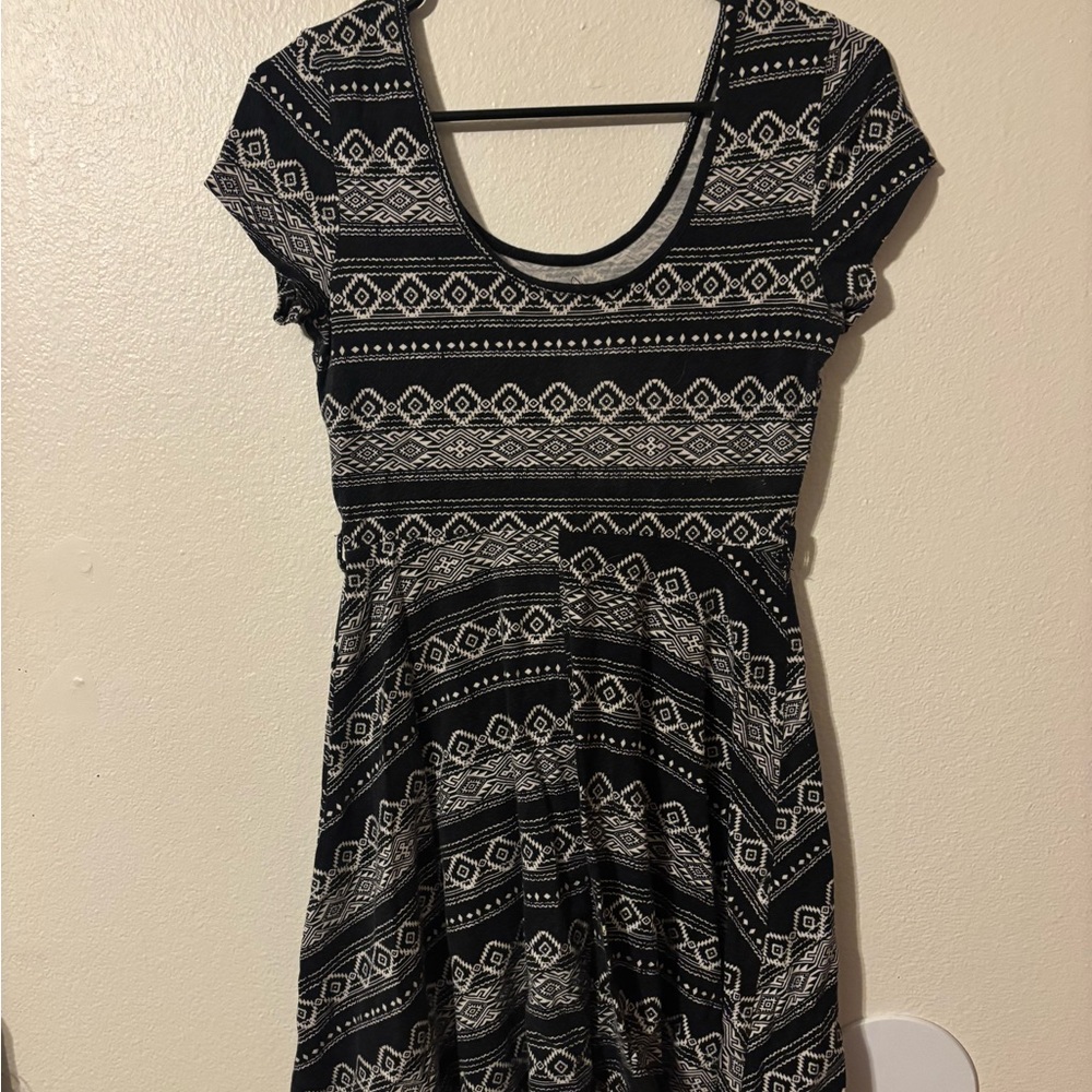 Chic Black and White Geometric Mini Dress